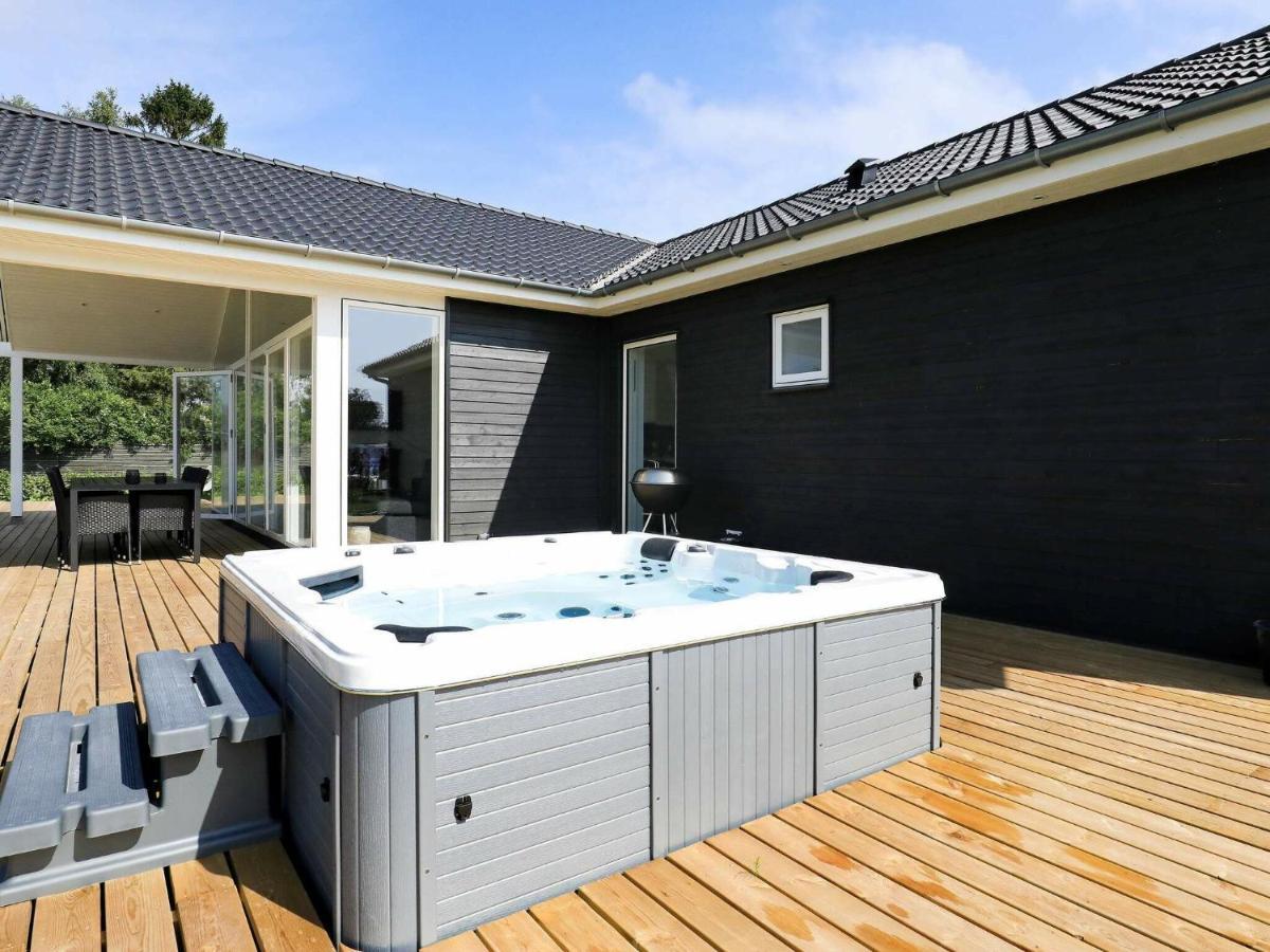 14 Person Holiday Home In V Ggerl Se Bøtø By Exterior foto